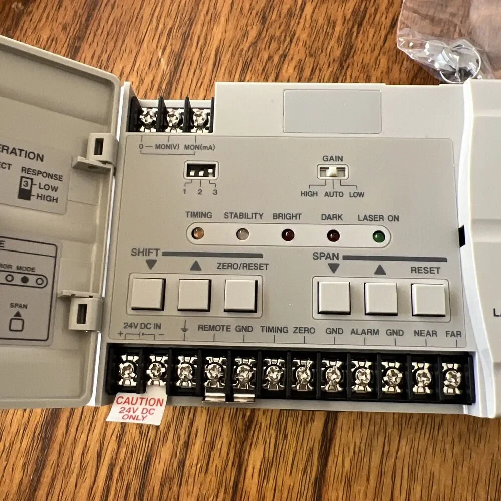 Keyence LK-3101 CCD Laser Displacement Sensor‎ Controller /Keys